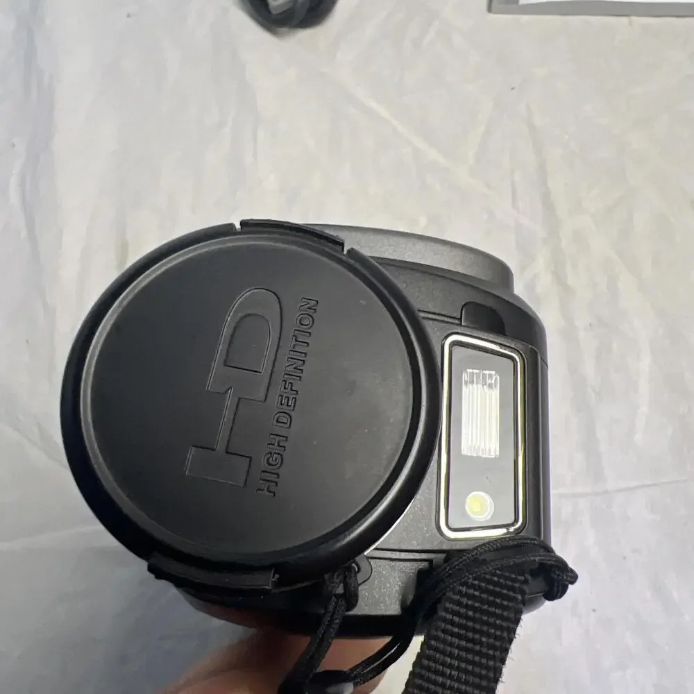 Aiptek VAZ2S DIGITAL VIDEO CAMCORDER 120X ZOOM W CHARGER CORD, MEMORY CARD & BOX